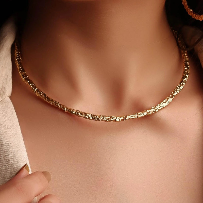 Luna Choker